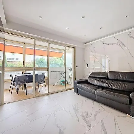 2 Pieces 35 M2 + 1 Veranda Apartament