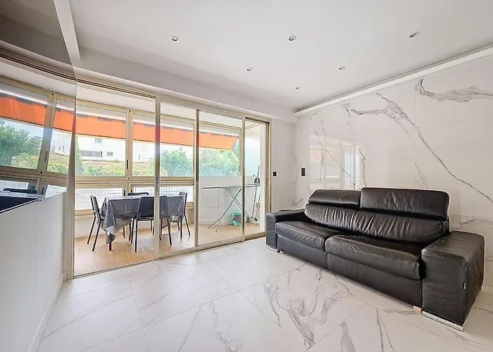 2 Pieces 35 M2 + 1 Veranda 아파트